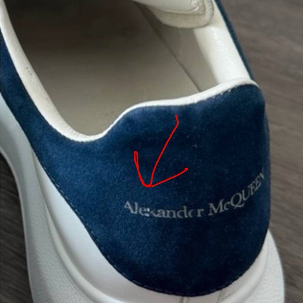 Alexander McQueen - Picture 4 of 4